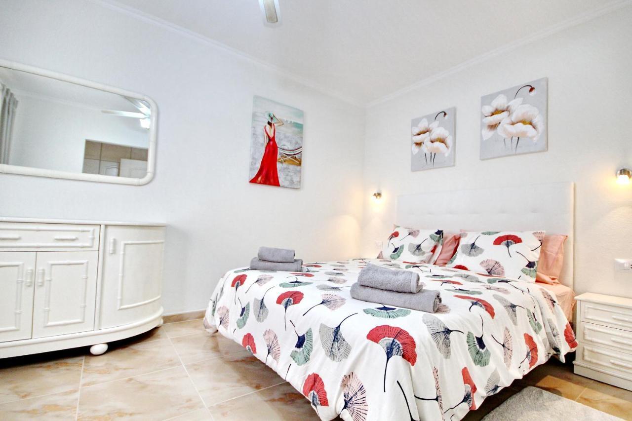 Апартаменты Cozy Townhouse With Ocean Views In Costa Adeje Экстерьер фото